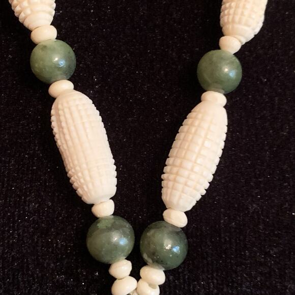 Nephrite and Beige Carved Vintage Elephant Eclectic Necklace - Picture 9 of 12